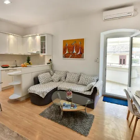 Ariana - & Comfy Apartment Poreč
