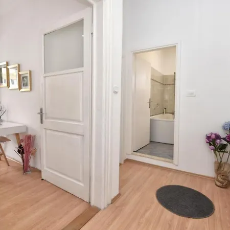 Ariana - & Comfy Apartment Poreč